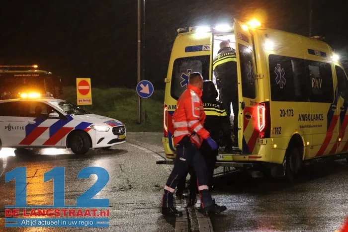 Dode bij ernstig ongeval op toerit A59 in Waalwijk; bestuurder ging ervandoor. 18 Dode bij ernstig ongeval op toerit A59 in Waalwijk; bestuurder ging ervandoor. 112 De Langstraat