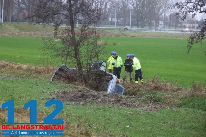 Dode bij ernstig ongeval op toerit A59 in Waalwijk; bestuurder ging ervandoor. 24 Dode bij ernstig ongeval op toerit A59 in Waalwijk; bestuurder ging ervandoor. 112 De Langstraat