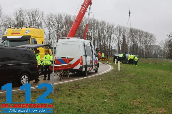 Dode bij ernstig ongeval op toerit A59 in Waalwijk; bestuurder ging ervandoor. 30 Dode bij ernstig ongeval op toerit A59 in Waalwijk; bestuurder ging ervandoor. 112 De Langstraat
