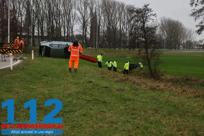 Dode bij ernstig ongeval op toerit A59 in Waalwijk; bestuurder ging ervandoor. 31 Dode bij ernstig ongeval op toerit A59 in Waalwijk; bestuurder ging ervandoor. 112 De Langstraat