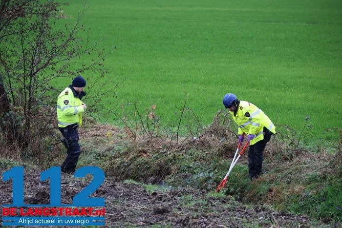 Dode bij ernstig ongeval op toerit A59 in Waalwijk; bestuurder ging ervandoor. 33 Dode bij ernstig ongeval op toerit A59 in Waalwijk; bestuurder ging ervandoor. 112 De Langstraat