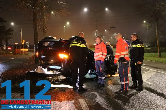 Auto over de kop Gemeenteweg Dongen 1 Auto over de kop Gemeenteweg Dongen 112 De Langstraat