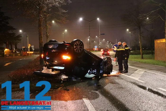 Auto over de kop Gemeenteweg Dongen 2 Auto over de kop Gemeenteweg Dongen 112 De Langstraat