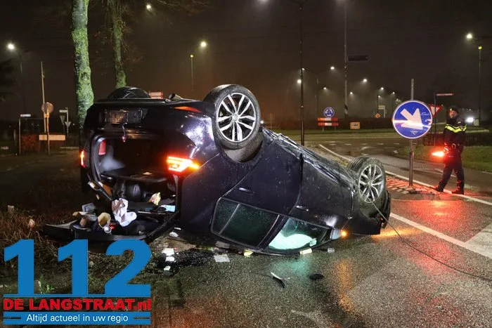 Auto over de kop Gemeenteweg Dongen 4 Auto over de kop Gemeenteweg Dongen 112 De Langstraat