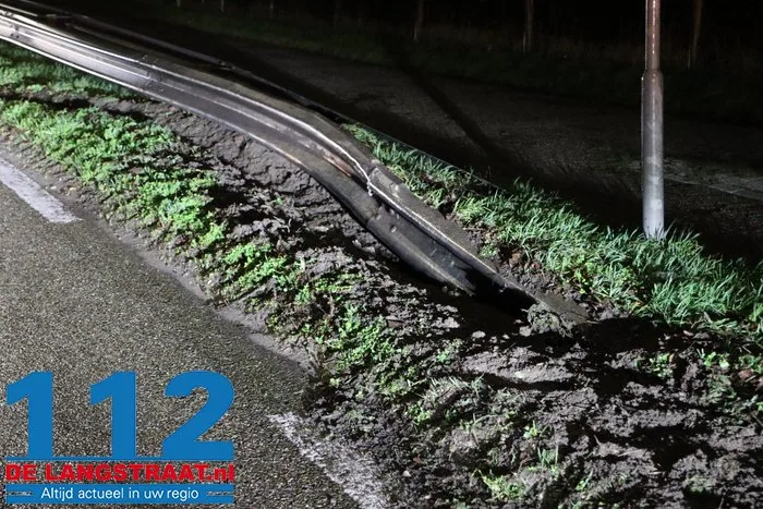 Auto over de kop Gemeenteweg Dongen 13 Auto over de kop Gemeenteweg Dongen 112 De Langstraat