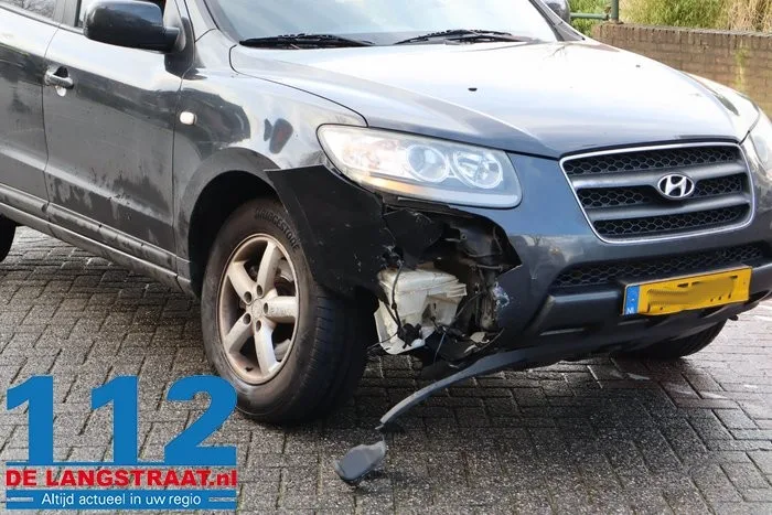Auto’s botsen op elkaar op kruising aan de Mr. van Coothstraat Waalwijk 9 Auto’s botsen op elkaar op kruising aan de Mr. van Coothstraat Waalwijk 112 De Langstraat