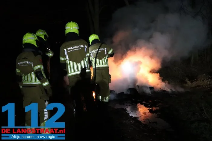 Weer autobanden in brand Sprang-Capelle 6 Weer autobanden in brand Sprang-Capelle 112 De Langstraat