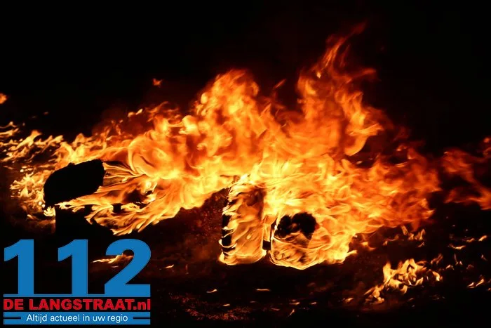 Weer autobanden in brand Westeinde 112 De Langstraat