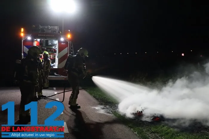 Weer autobanden in brand Westeinde 112 De Langstraat