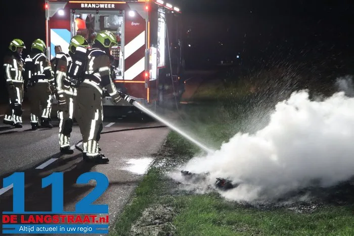 Weer autobanden in brand Westeinde 112 De Langstraat