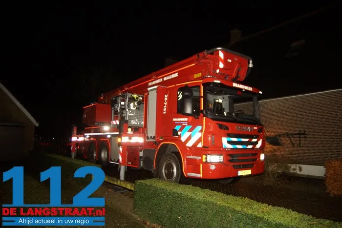 Schoorsteenbrand op de Kapelstraat in Elshout 5 Schoorsteenbrand op de Kapelstraat in Elshout 112 De Langstraat