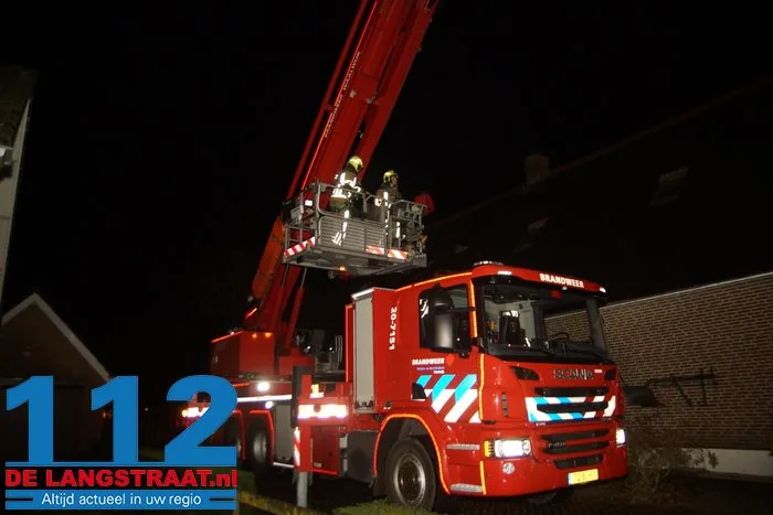 Schoorsteenbrand op de Kapelstraat in Elshout 6 Schoorsteenbrand op de Kapelstraat in Elshout 112 De Langstraat