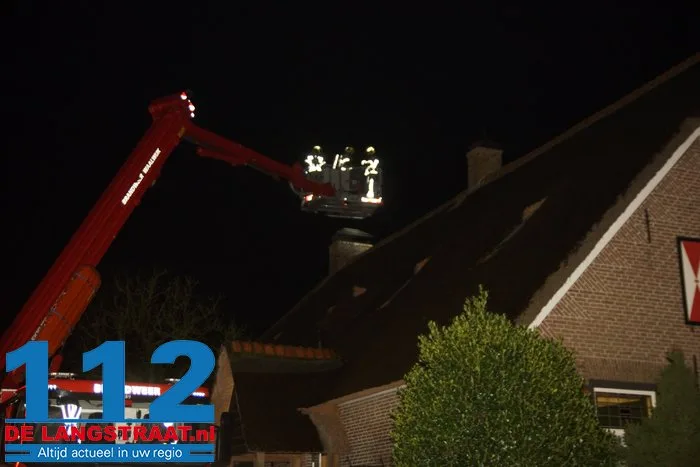 Schoorsteenbrand op de Kapelstraat in Elshout 12 Schoorsteenbrand op de Kapelstraat in Elshout 112 De Langstraat