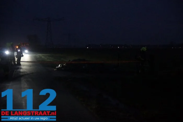 Brandweer doet metingen bij gedumpt afval in Elshout, vermoedelijk uit hennepkwekerij 1 Brandweer doet metingen bij gedumpt afval in Elshout, vermoedelijk uit hennepkwekerij 112 De Langstraat