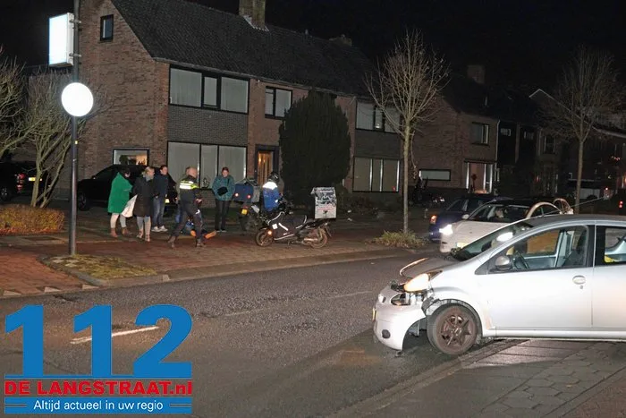 Omstanders horen harde klap en zien pizzabezorger gewond op straat liggen na botsing met auto in Waalwijk 1 Omstanders horen harde klap en zien pizzabezorger gewond op straat liggen na botsing met auto in Waalwijk 112 De Langstraat