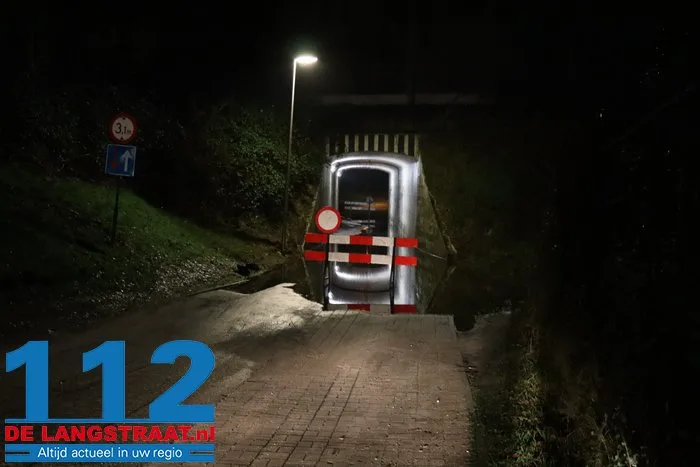 Tunnel afgesloten voor verkeer eindstraat Drunen 2 Tunnel afgesloten voor verkeer eindstraat Drunen 112 De Langstraat