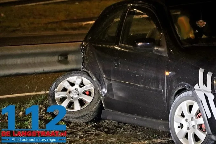 Automobilist gewond naar het ziekenhuis door botsing op de Midden-Brabantweg in Kaatsheuvel 6 Automobilist gewond naar het ziekenhuis door botsing op de Midden-Brabantweg in Kaatsheuvel 112 De Langstraat