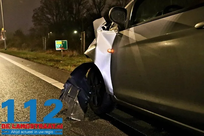 Automobilist gewond naar het ziekenhuis door botsing op de Midden-Brabantweg in Kaatsheuvel 9 Automobilist gewond naar het ziekenhuis door botsing op de Midden-Brabantweg in Kaatsheuvel 112 De Langstraat