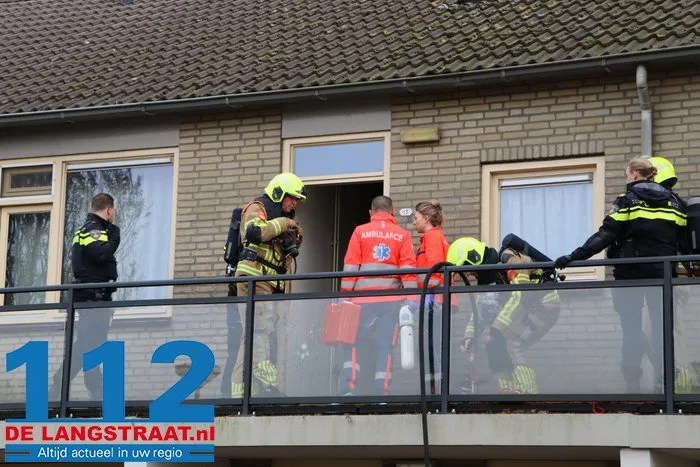 Doorgedraaide man sticht brand in zijn eigen appartement 4 Doorgedraaide man sticht brand in zijn eigen appartement 112 De Langstraat