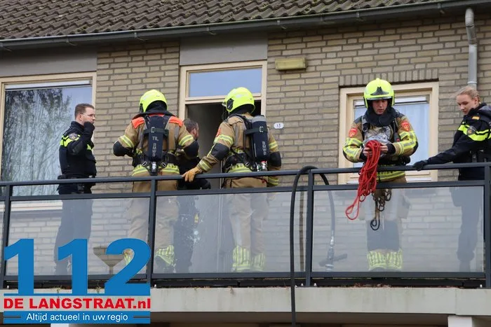 Doorgedraaide man sticht brand in zijn eigen appartement 6 Doorgedraaide man sticht brand in zijn eigen appartement 112 De Langstraat