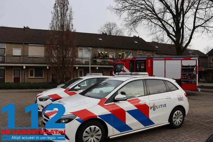 Doorgedraaide man sticht brand in zijn eigen appartement 7 Doorgedraaide man sticht brand in zijn eigen appartement 112 De Langstraat