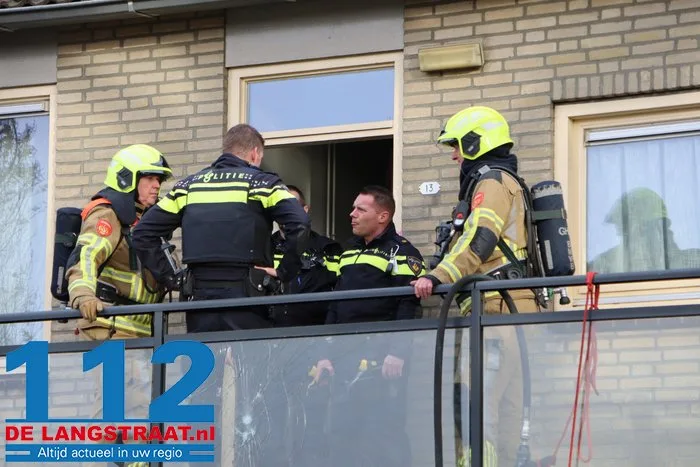 Doorgedraaide man sticht brand in zijn eigen appartement 15 Doorgedraaide man sticht brand in zijn eigen appartement 112 De Langstraat