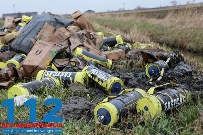 Grote lading lachgascilinders gedumpt in sloot in Waspik 9 Grote lading lachgascilinders gedumpt in sloot in Waspik 112 De Langstraat