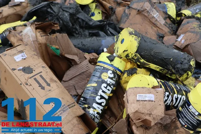Grote lading lachgascilinders gedumpt in sloot in Waspik 10 Grote lading lachgascilinders gedumpt in sloot in Waspik 112 De Langstraat