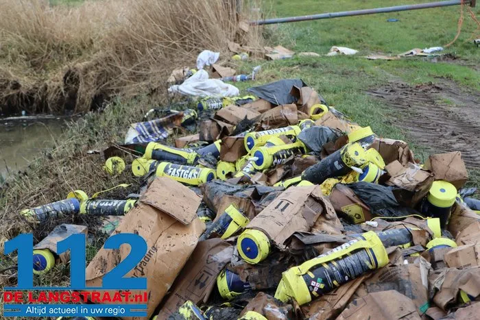 Grote lading lachgascilinders gedumpt in sloot in Waspik 12 Grote lading lachgascilinders gedumpt in sloot in Waspik 112 De Langstraat