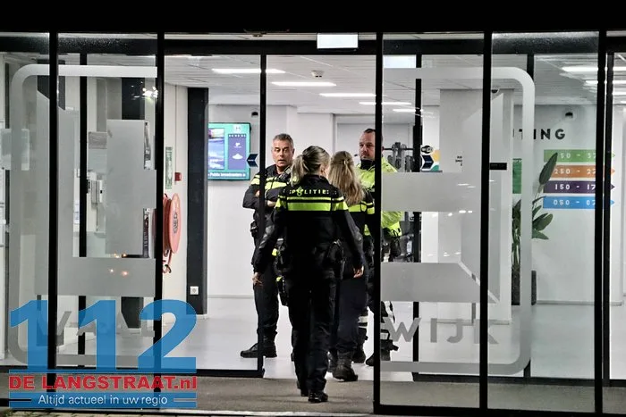 Man neergestoken aan de Prof. Veltmanweg Waalwijk 4 Man neergestoken aan de Prof. Veltmanweg Waalwijk 112 De Langstraat