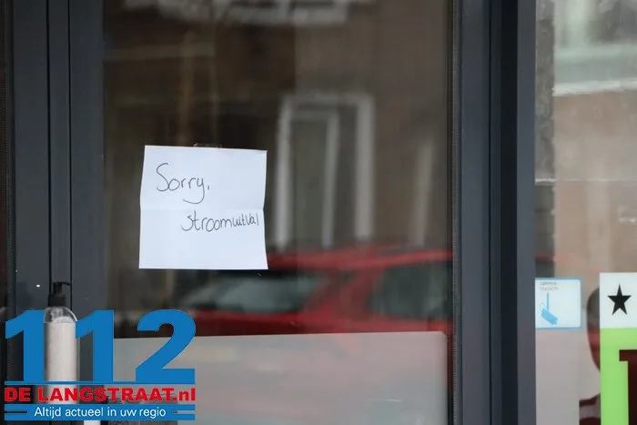 Stroomstoring in centrum van Kaatsheuvel: mensen op gemeentehuis vast in de lift 8 Stroomstoring in centrum van Kaatsheuvel: mensen op gemeentehuis vast in de lift 112 De Langstraat