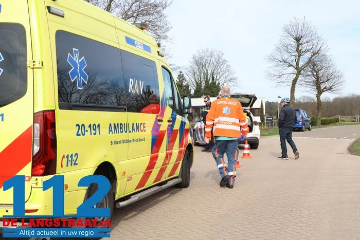 Fietser gewond bij harde val aan de Margrietweg in Drunen 1 Fietser gewond bij harde val aan de Margrietweg in Drunen 112 De Langstraat