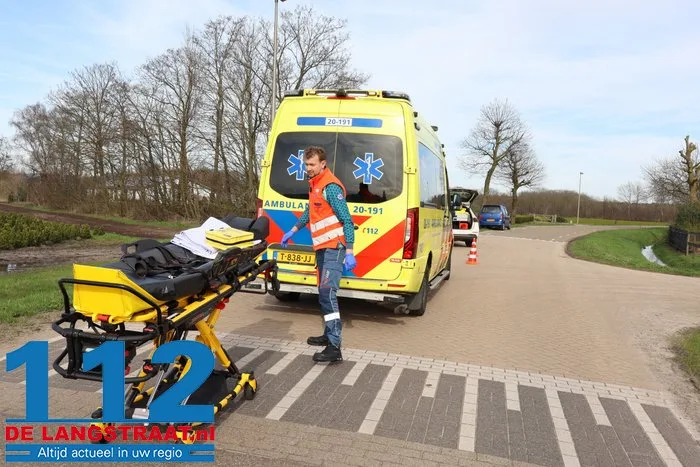 Fietser gewond bij harde val aan de Margrietweg in Drunen 4 Fietser gewond bij harde val aan de Margrietweg in Drunen 112 De Langstraat