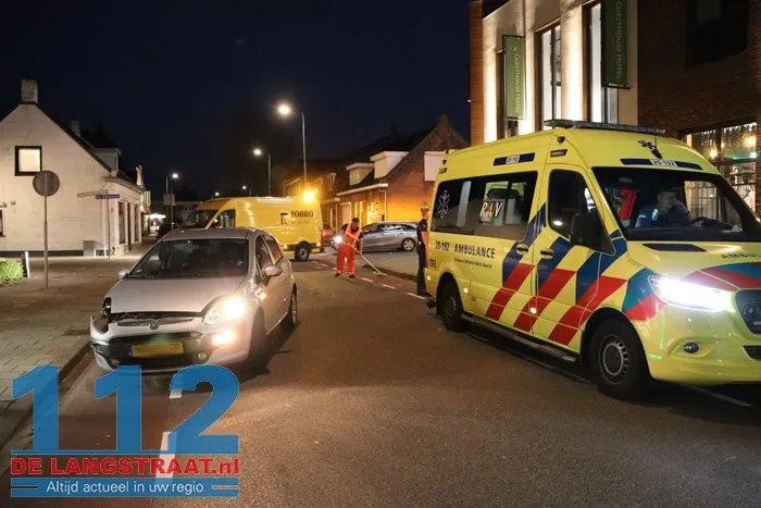 Twee auto's botsen op elkaar Gasthuisstraat Kaatsheuvel 112 De Langstraat