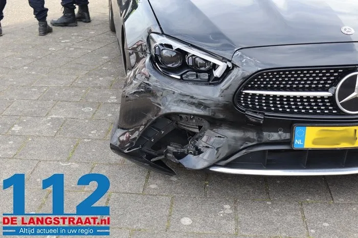 Twee auto’s beschadigd bij botsing in Kaatsheuvel 9 Twee auto’s beschadigd bij botsing in Kaatsheuvel 112 De Langstraat