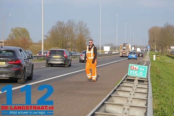 Ongeval met drie auto’s op de A59: vertraging richting Drunen 6 Ongeval met drie auto’s op de A59: vertraging richting Drunen 112 De Langstraat