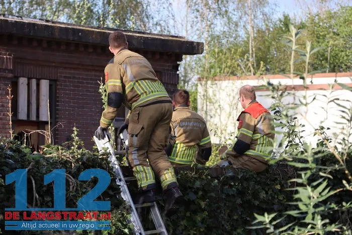 Brandweer bevrijdt jongen uit slooppand aan de Eerste Zeine Waalwijk 6 Brandweer bevrijdt jongen uit slooppand aan de Eerste Zeine Waalwijk 112 De Langstraat