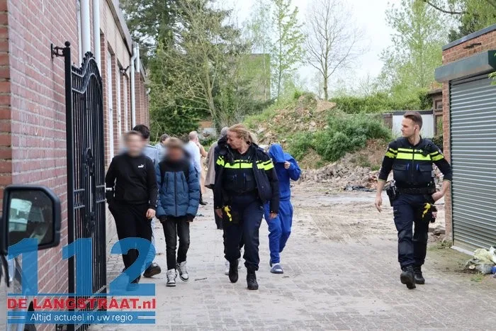 Brandweer bevrijdt jongen uit slooppand aan de Eerste Zeine Waalwijk 13 Brandweer bevrijdt jongen uit slooppand aan de Eerste Zeine Waalwijk 112 De Langstraat