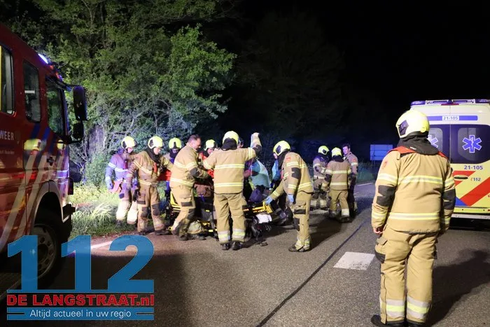 Ravage nadat auto tegen boom klapt langs N267 bij Oudheusden, bestuurder (18) zwaargewond 5 Ravage nadat auto tegen boom klapt langs N267 bij Oudheusden, bestuurder (18) zwaargewond 112 De Langstraat