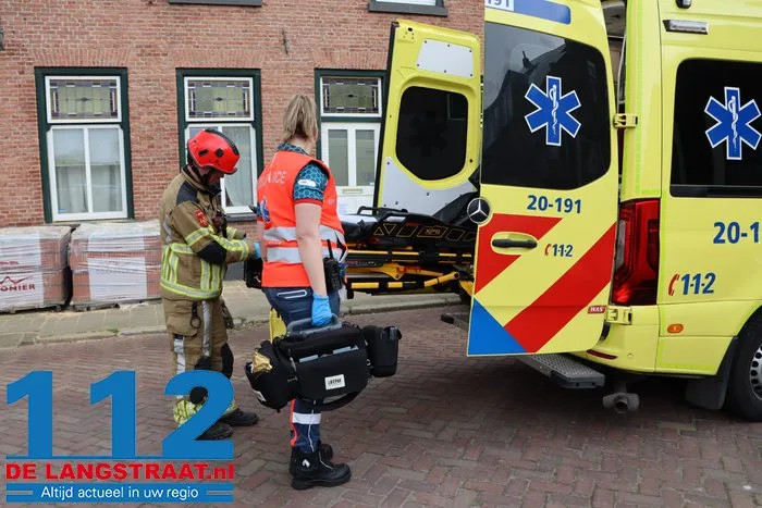 Man zit met voet bekneld tussen trapleuning Westeinde Waalwijk 2 Man zit met voet bekneld tussen trapleuning Westeinde Waalwijk 112 De Langstraat