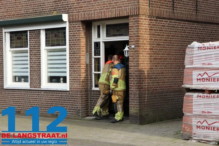 Man zit met voet bekneld tussen trapleuning Westeinde Waalwijk 4 Man zit met voet bekneld tussen trapleuning Westeinde Waalwijk 112 De Langstraat