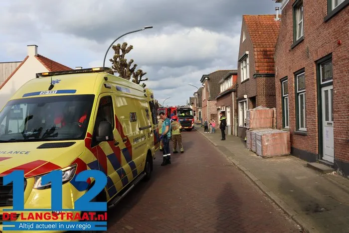 Man zit met voet bekneld tussen trapleuning Westeinde Waalwijk 6 Man zit met voet bekneld tussen trapleuning Westeinde Waalwijk 112 De Langstraat
