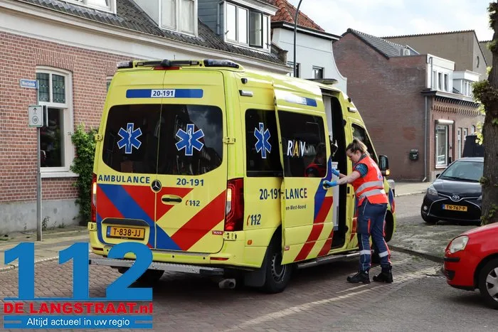 Man zit met voet bekneld tussen trapleuning Westeinde Waalwijk 7 Man zit met voet bekneld tussen trapleuning Westeinde Waalwijk 112 De Langstraat