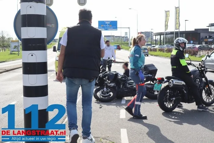 Motorrijder en passagier rijden achterop auto en raken gewond bij ongeval in Waalwijk 3 Motorrijder en passagier rijden achterop auto en raken gewond bij ongeval in Waalwijk 112 De Langstraat