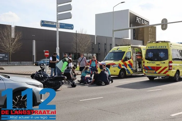 Motorrijder en passagier rijden achterop auto en raken gewond bij ongeval in Waalwijk 6 Motorrijder en passagier rijden achterop auto en raken gewond bij ongeval in Waalwijk 112 De Langstraat