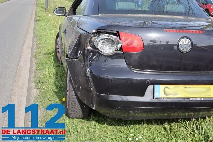 Motorrijder en passagier rijden achterop auto en raken gewond bij ongeval in Waalwijk 10 Motorrijder en passagier rijden achterop auto en raken gewond bij ongeval in Waalwijk 112 De Langstraat