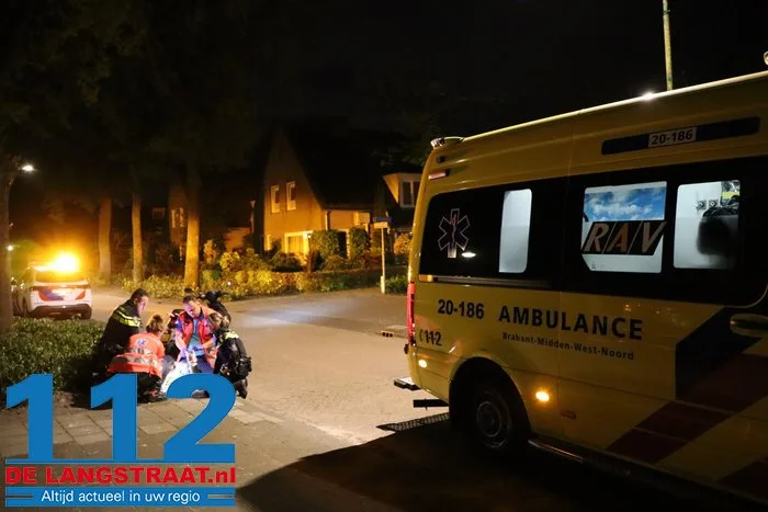 Scooterrijder met spoed naar ziekenhuis na valpartij in Kaatsheuvel 4 Scooterrijder met spoed naar ziekenhuis na valpartij in Kaatsheuvel 112 De Langstraat