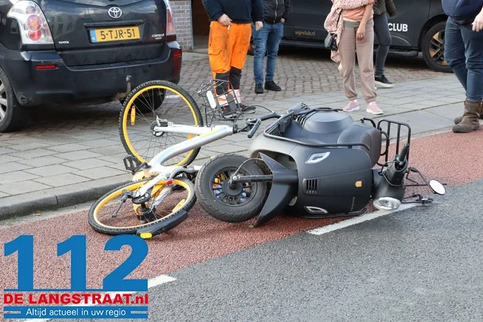 Scooterrijdster gewond bij botsing met fietsster in Sprang-Capelle 3 Scooterrijdster gewond bij botsing met fietsster in Sprang-Capelle 112 De Langstraat