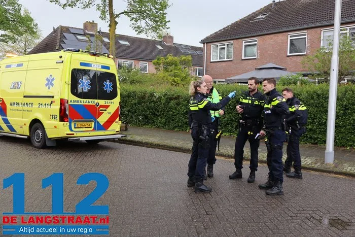 Zoon (24) steekt zijn vader neer in Vlijmen, vlucht naar Apeldoorn waar hij wordt aangehouden 5 Zoon (24) steekt zijn vader neer in Vlijmen, vlucht naar Apeldoorn waar hij wordt aangehouden 112 De Langstraat