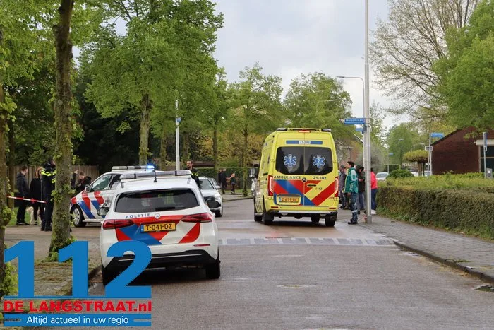 Zoon (24) steekt zijn vader neer in Vlijmen, vlucht naar Apeldoorn waar hij wordt aangehouden 19 Zoon (24) steekt zijn vader neer in Vlijmen, vlucht naar Apeldoorn waar hij wordt aangehouden 112 De Langstraat